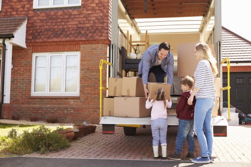 Professional removals in Oakleighpark planning a home move