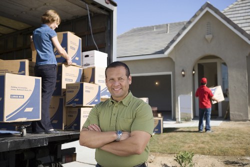 Secure mobile storage unit for household belongings in Oakleighpark